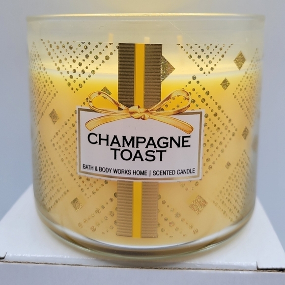 Bath & Body Works Champagne Toast 3 wick Candle - Picture 1 of 4